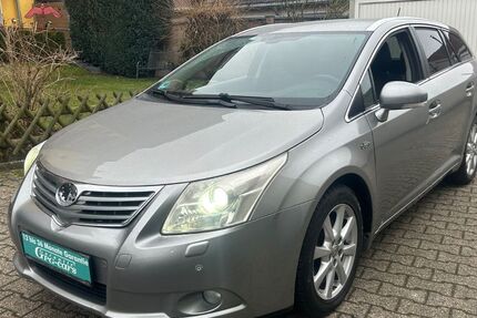Toyota Avensis 310.000 km 5.950 &euro; Düsseldorf 40589