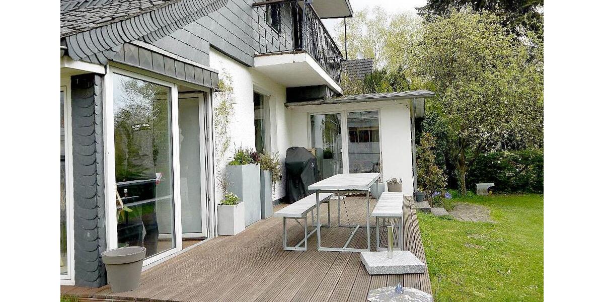 Einmalige Gelegenheit! Anspruchsvolles Wohnhaus mit Parkgrundstück in Top-Lage 8 zimmer