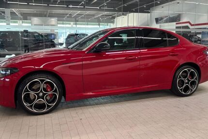 Alfa Romeo Giulia 18.324 km 37.660 &euro; Oberhausen 46049