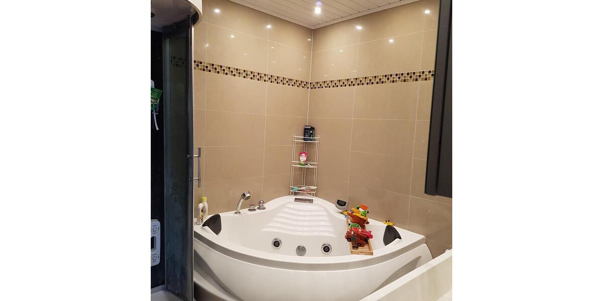 Privat! Keine Provision! 4-Zimmer, kernsaniert, sofort frei! 4 zimmer