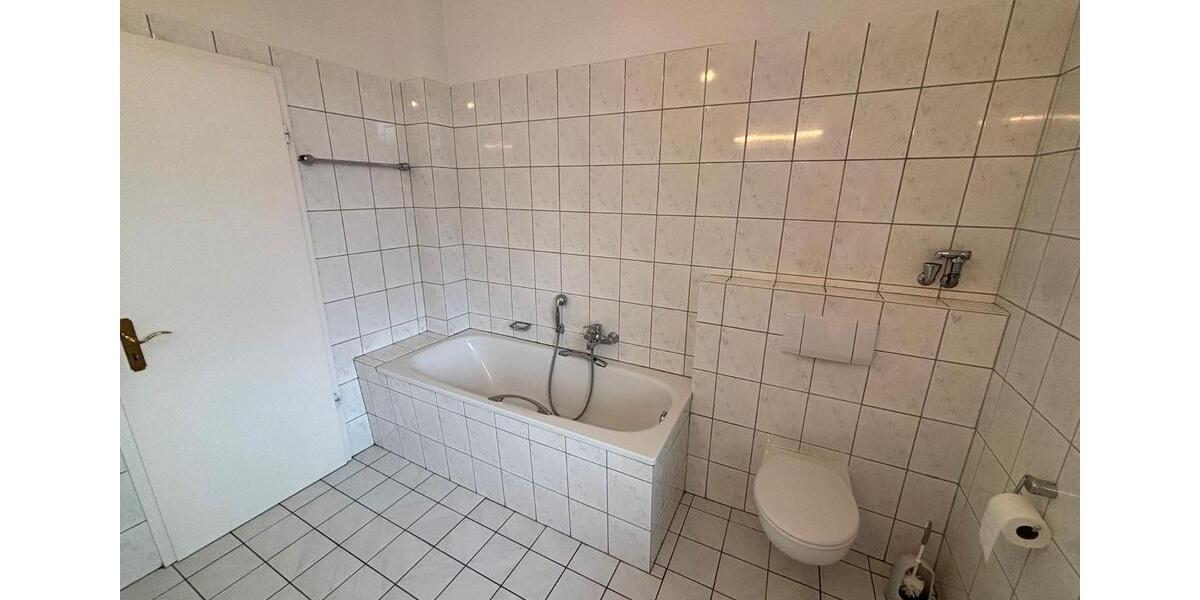 Mehrfamilienhaus, Wohnhaus Düsseldorf Stadtbezirk 9 - 6 Zimmer, 214 m&sup2;, 799.000&euro; | Angebot:26409482