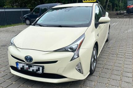 Toyota Prius 191.000 km 14.700 &euro; Oberhausen 46049