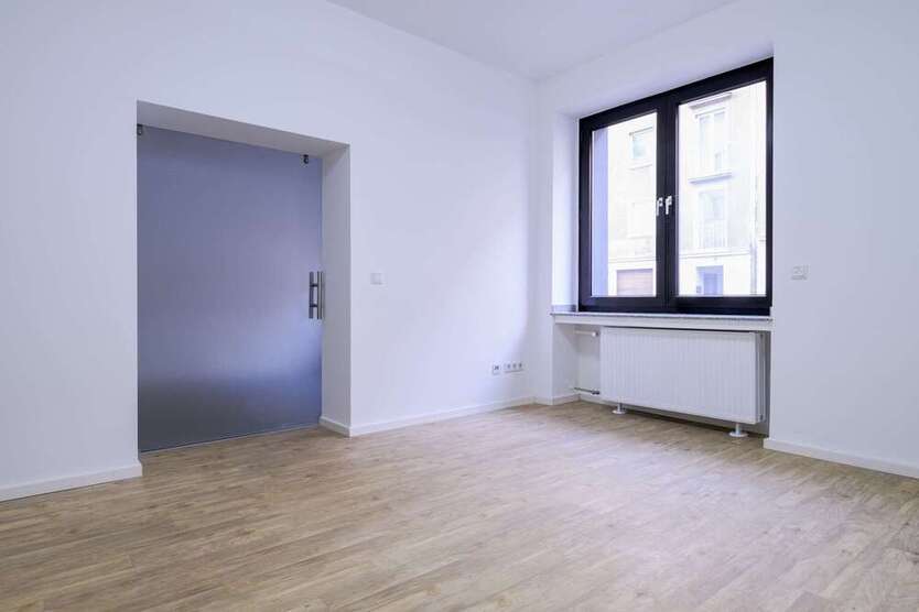Büro in Düsseldorf 359.000 € 61 m²
