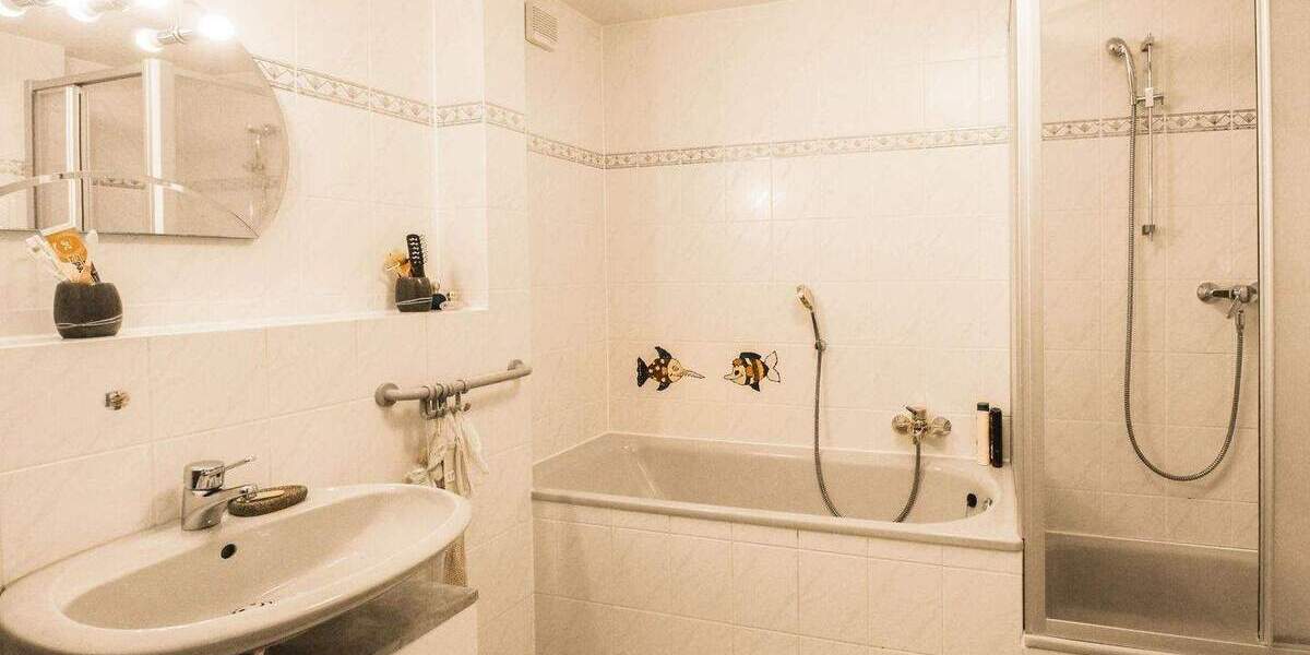 Reihenmittelhaus Neuss Stadionviertel - 6 Zimmer, 141 m&sup2;, 549.000&euro; | Angebot:25611828