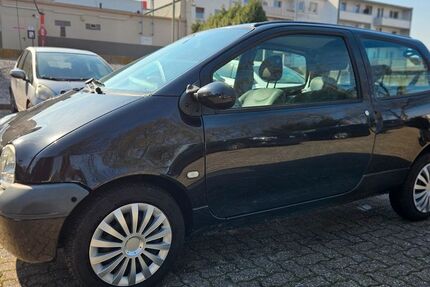 Renault Twingo 104.422 km 1.575 &euro; Moers 47443