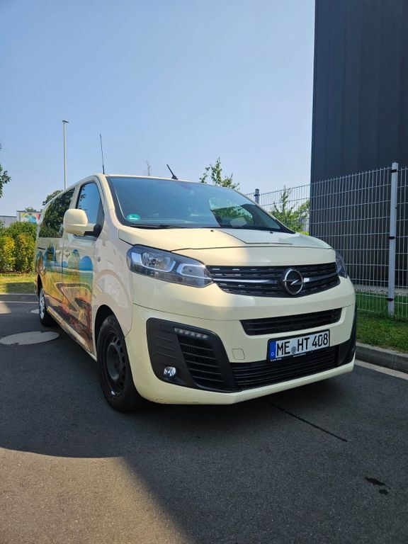 Zafira Life
