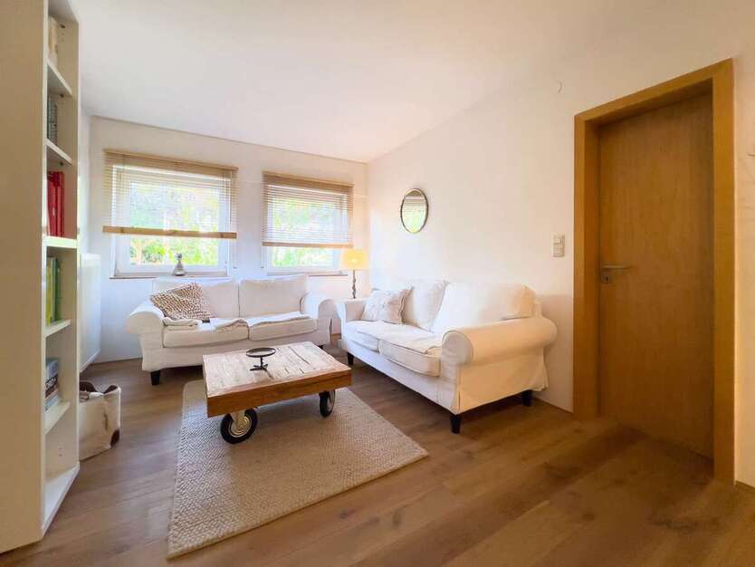 Haus zum Kaufen in Solingen 449.000 € 217 m² 10 zimmer