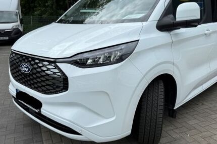 Ford Tourneo Custom 12.000 km 63.665 € Essen 45356