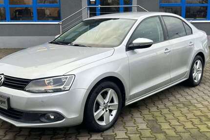 VW Jetta 126.120 km 8.900 € Monheim 40789