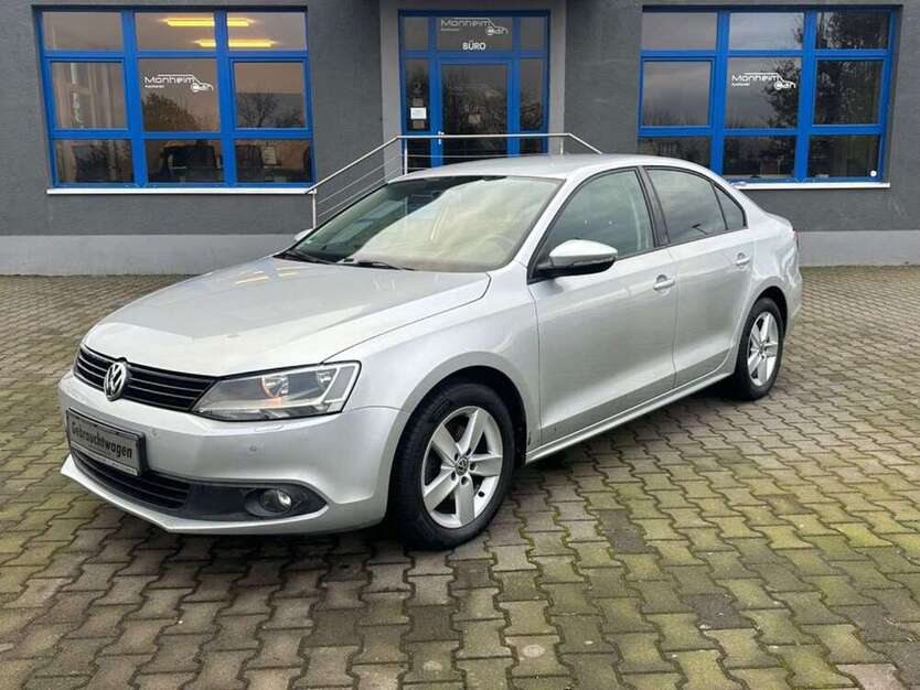 VW Jetta 126.120 km 8.900 € Monheim 40789