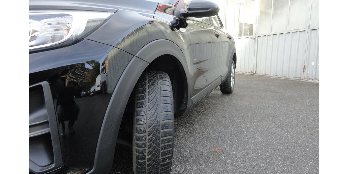 Kia Stonic 1,2 Edition7- Klima SHZ PDC Alu 33Tk,1 Hd 33.000 km 12.999 &euro; Neuss 41462