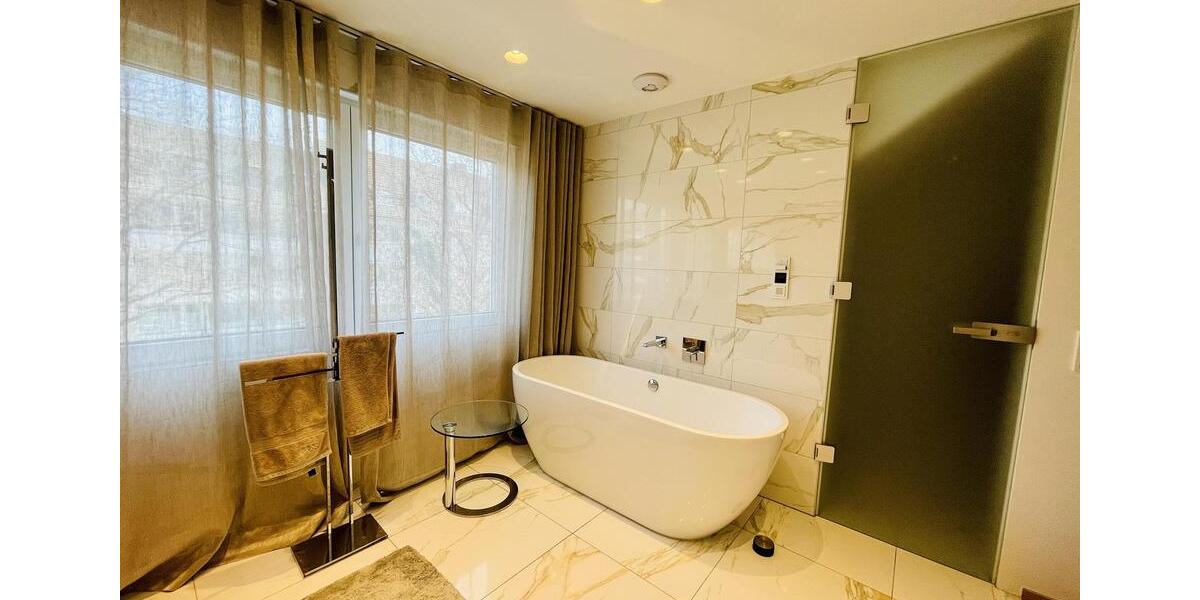 Designer Maisonette-Wohnung nähe Zoopark mit Blick ins Grüne, Fussbodenheizung, Kamin, Terrasse 5 zimmer