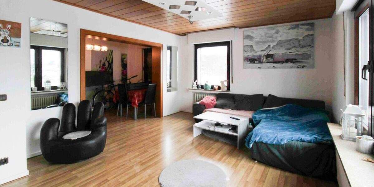 Viel Platz, viele Möglichkeiten: Zweifamilienhaus mit Garten, Wintergarten & Mieteinnahmen! 6 zimmer