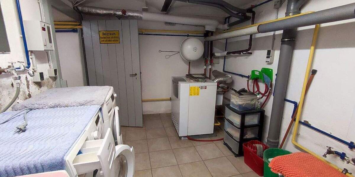 Bezugsfreies Einfamilien- und vermietetes Appartementhaus in schöner Düsseldorfer Wohnlage 1 zimmer