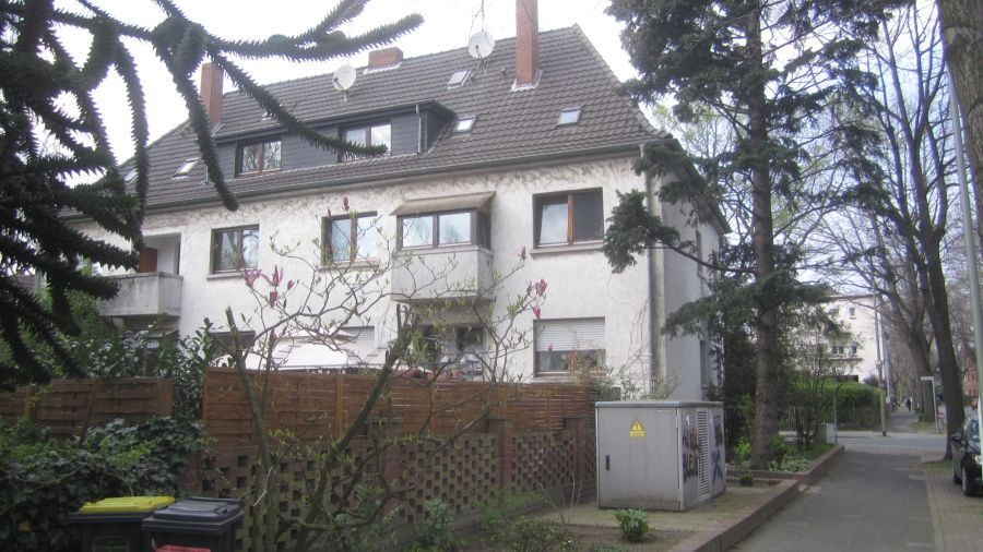 3,5 Zimmer Wohnung mit Garten, Garage+Stellplatz davor (Gesamtmiete: 980)