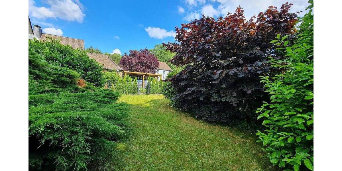 Einfamilienhaus Duisburg Hochemmerich - 9 Zimmer, 220 m&sup2;, 657.000&euro; | Angebot:26900580