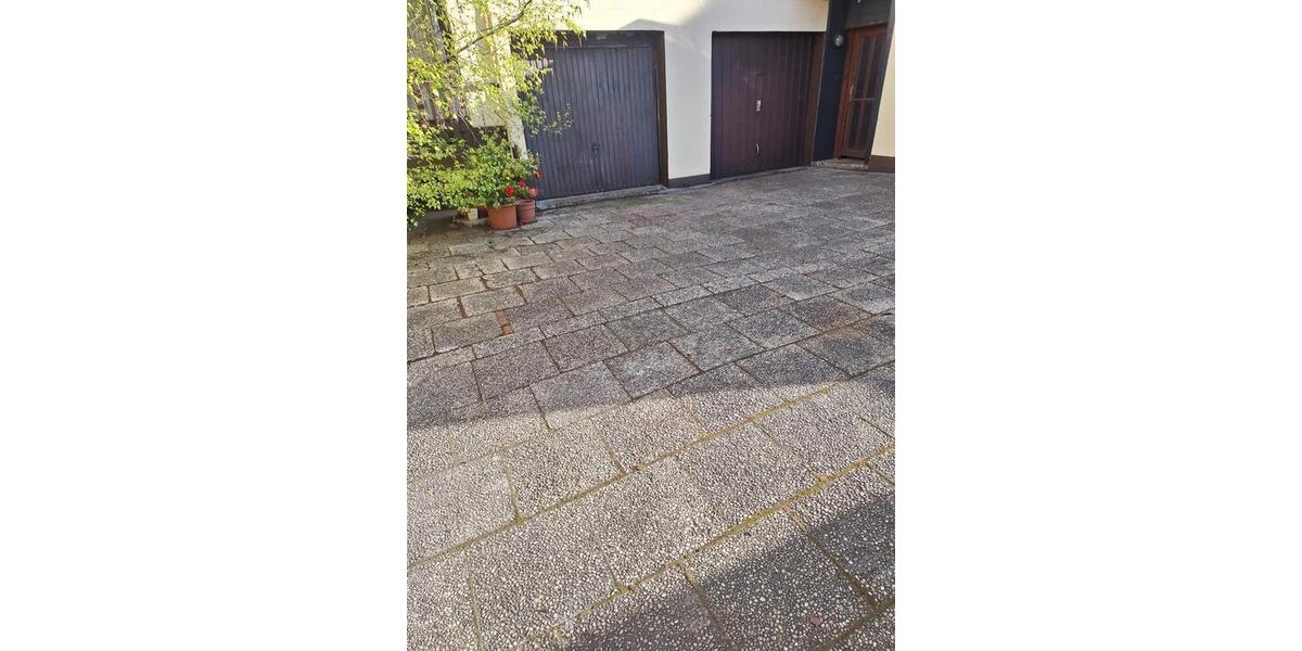 Etagenwohnung Langenfeld (Rheinland) - 9 Zimmer, 212 m&sup2;, 3.500&euro; | Angebot:26385101