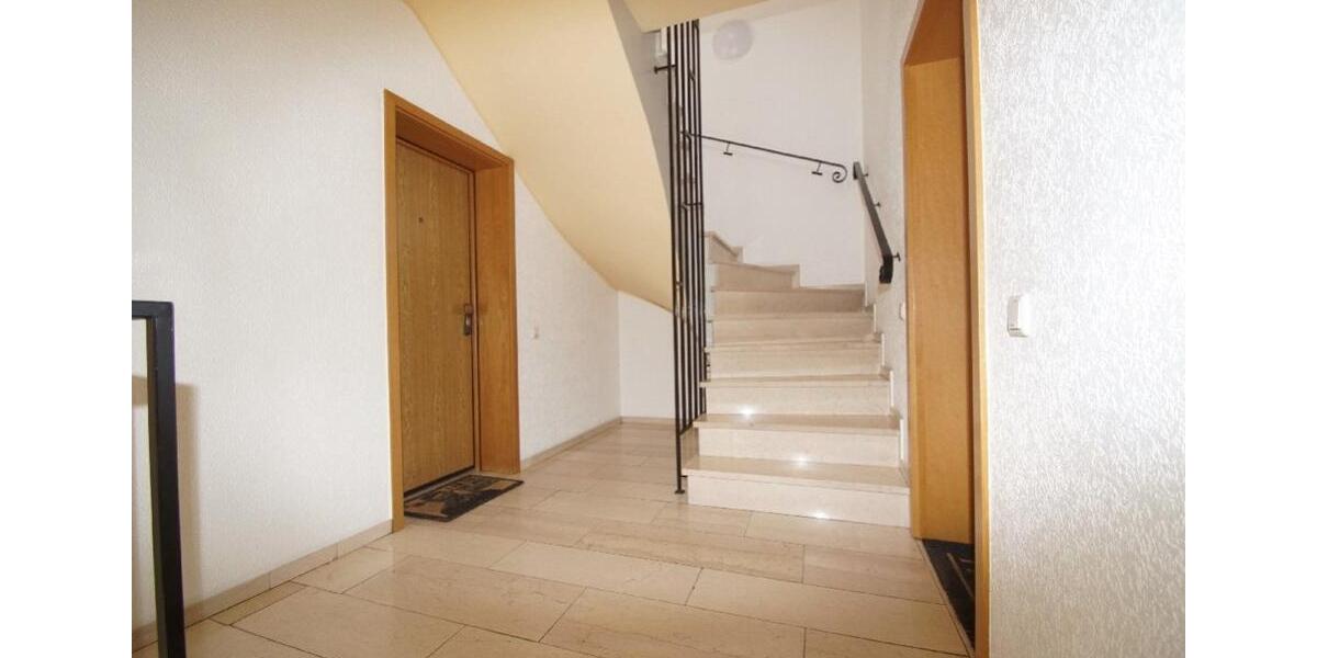 Dachgeschoßwohnung Moers - 1 Zimmer, 45 m&sup2;, 410&euro; | Angebot:26476714