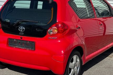 Toyota Aygo (X) 108.220 km 3.990 &euro; Solingen 42719