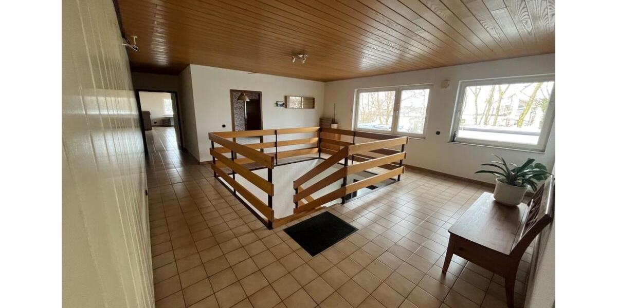 Gewerbeimmobilie 5 Zimmer+Carport+Stellplätze (EGOG) zimmer