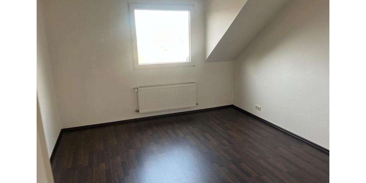 Dachgeschoßwohnung Duisburg Rheinhausen - 1 Zimmer, 85 m&sup2;, 580&euro; | Angebot:26420220