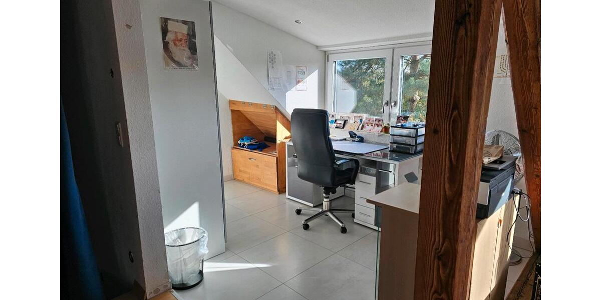 Dachgeschoßwohnung Düsseldorf Stadtbezirk 6 - 1 Zimmer, 43 m&sup2;, 950&euro; | Angebot:26052845