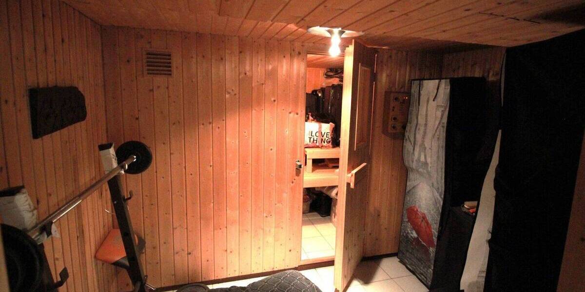 Mehrfamilienhaus, Wohnhaus Düsseldorf Hubbelrath - 7 Zimmer, 237 m&sup2;, 870.000&euro; | Angebot:26417364