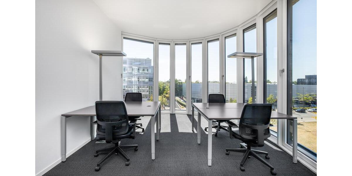 Privater Büroraum für 5 Person in Regus Airport City zimmer