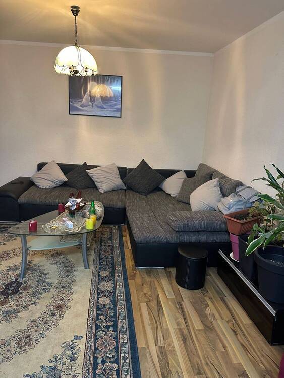 Wohn und Geschäftshaus mit fünf Wohnungen und drei Gewerbeeinheiten im Mülheim-Mitte
