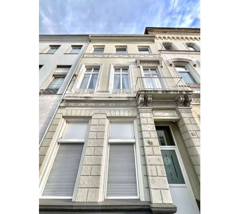 Haus zum Kaufen in Krefeld 319.000 € 141 m²