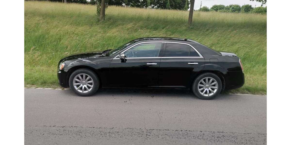 Chrysler 300C 137.000 km 13.500 &euro; Oberhausen 46045