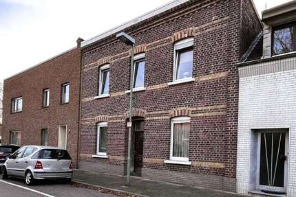 Haus zum Kaufen in Meerbusch 475.000 € 186.7 m² 9 zimmer