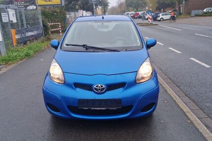 Toyota Aygo (X) 129.520 km 3.300 &euro; Düsseldorf 40549