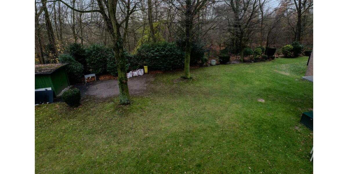 Sanierungsbedürftige 2-Zimmerwohnung mit Ausblick ins Grüne zimmer