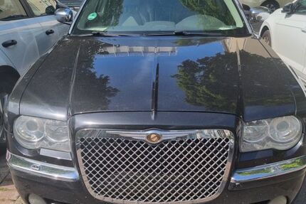 Chrysler 300C 345.000 km 2.500 &euro; Krefeld 47798
