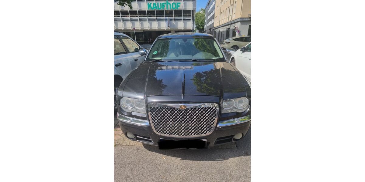 Chrysler 300C 345.000 km 2.500 &euro; Krefeld 47798