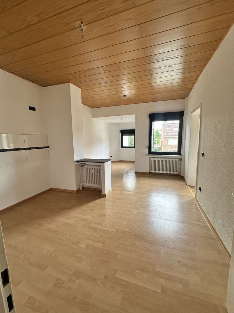 Wohnung zum Kaufen in Duisburg 127.000 € 68.56 m²