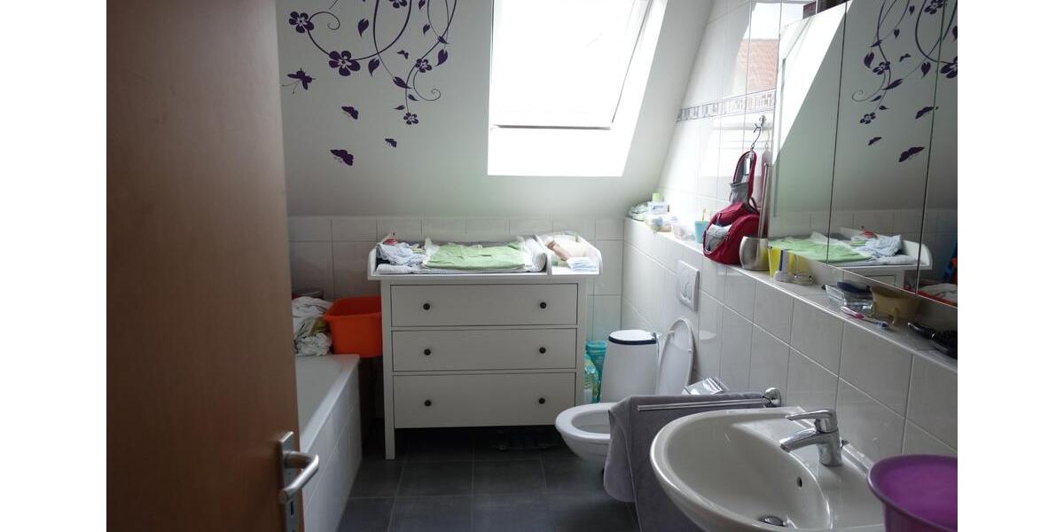 Etagenwohnung Dormagen Broich - 2.5 Zimmer, 86 m&sup2;, 1.150&euro; | Angebot:24775261