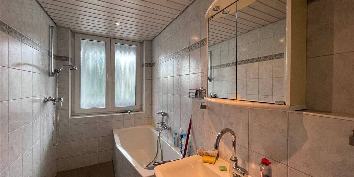 Etagenwohnung Düsseldorf Unterbilk - 3 Zimmer, 85 m&sup2;, 399.000&euro; | Angebot:26597069