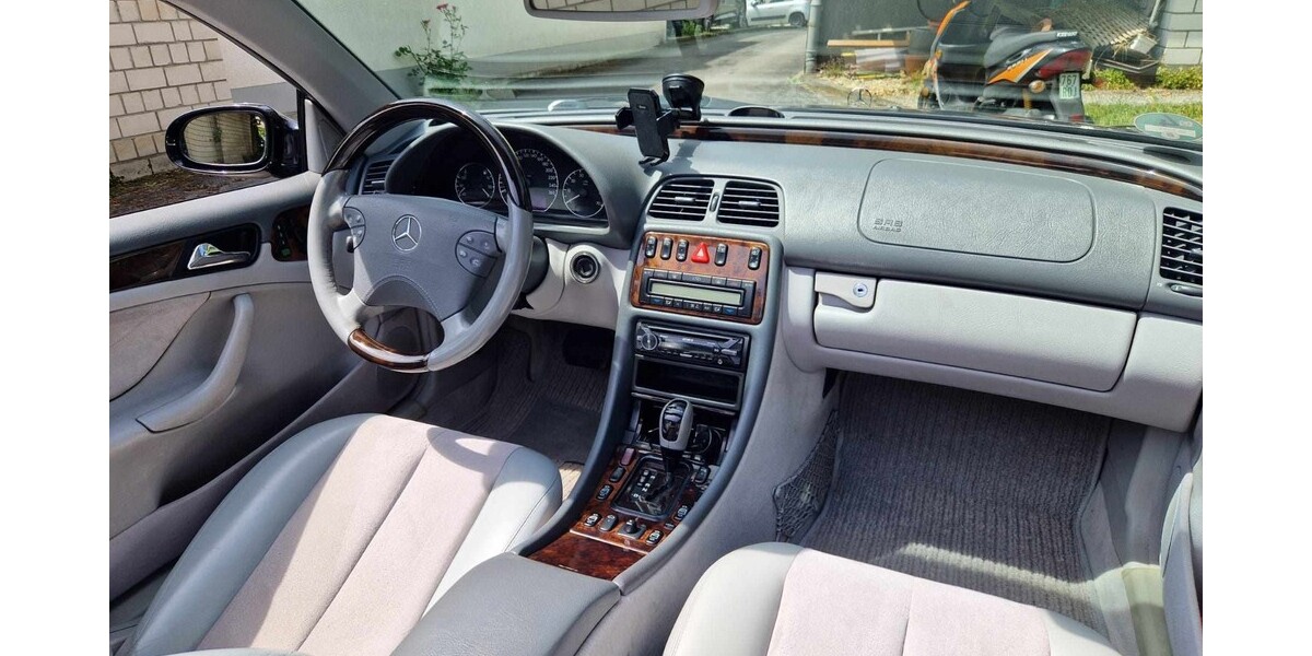 Mercedes-Benz CLK 320 165.500 km 10.490 &euro; Moers 47441