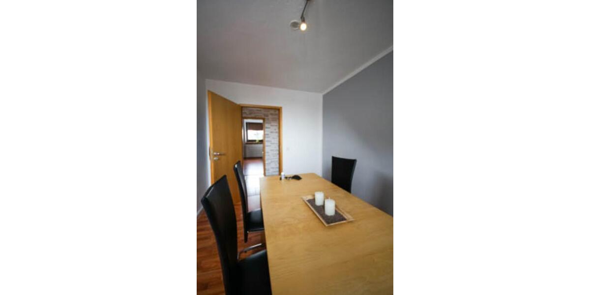 Dachgeschoßwohnung Oberhausen Alt-Oberhausen - 3.5 Zimmer, 66 m&sup2;, 470&euro; | Angebot:25648658