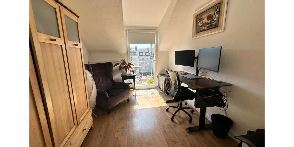 Dachgeschoßwohnung Düsseldorf Stadtbezirk 8 - 3 Zimmer, 86 m&sup2;, 1.143&euro; | Angebot:26355298