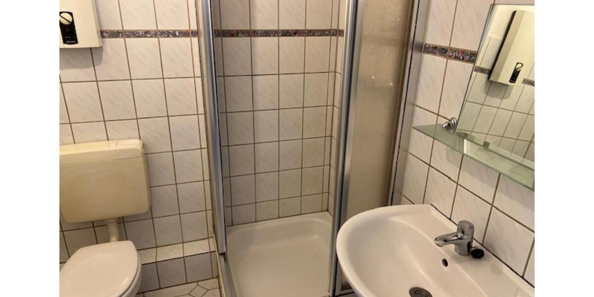 Schöne Zwei-Zimmer-Wohnung mit 44 m² in Lierenfeld (Höherweg) zimmer