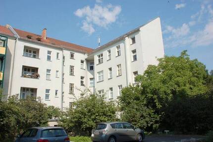Seitenhaus - fern ab von der Straße - ruhig und gemütlich Wohnen im 2. OG