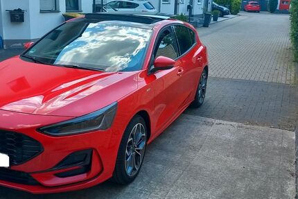 Ford Focus 84.000 km 17.950 € Dormagen 41539