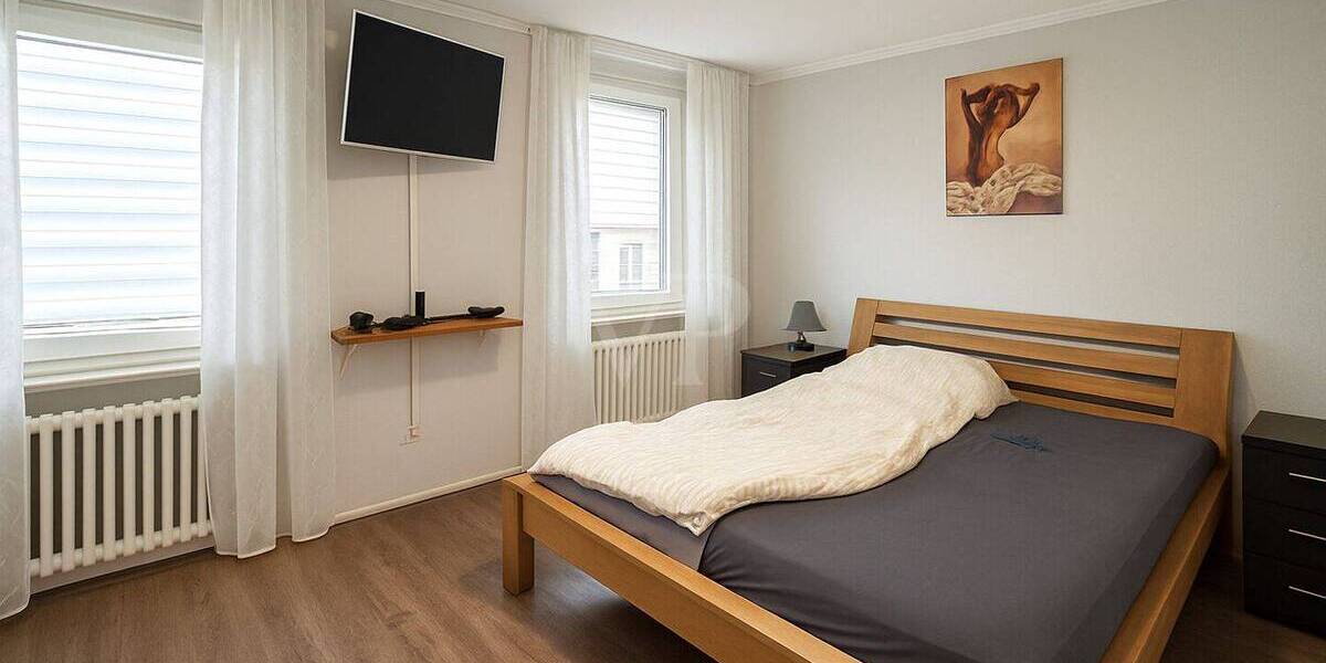 Etagenwohnung Velbert Mitte - 2 Zimmer, 92 m&sup2;, 175.000&euro; | Angebot:25679813