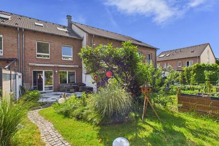 Familienglück! Reihenhaus mit Stellplatz & Garten in Toplage!
