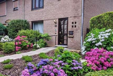 Haus Krefeld Traar - 4 Zimmer, 100 m&sup2;, 389.000&euro; | Angebot:25109596