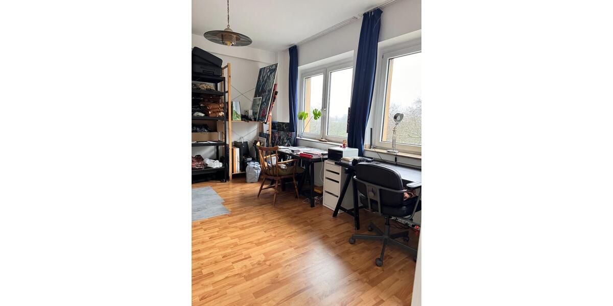 Untermiete: Helle 3-Raum-Wohnung in Düsseldorf mit Ausblick auf B 3 zimmer