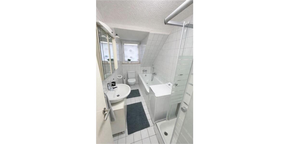 Dachgeschoßwohnung Oberhausen - 2.5 Zimmer, 77 m&sup2;, 790&euro; | Angebot:25790449